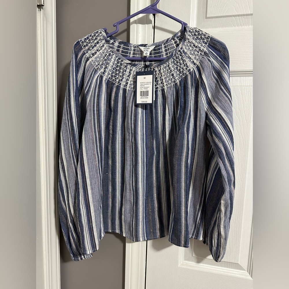 Crown and Ivy, long sleeve top size medium